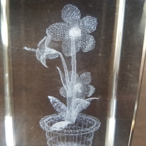 Engraved Crystal 3D Glass Art Flower Decor Gift Keepsake Paperweight 2x2x3 - Picture 2 of 6